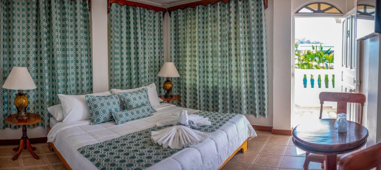 Hotel Andrea Neily 外观 照片